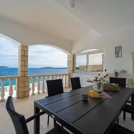 House Nova 4* Blato (Korcula)