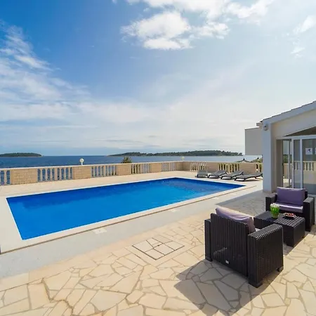 Гостевой дом House Nova 4*