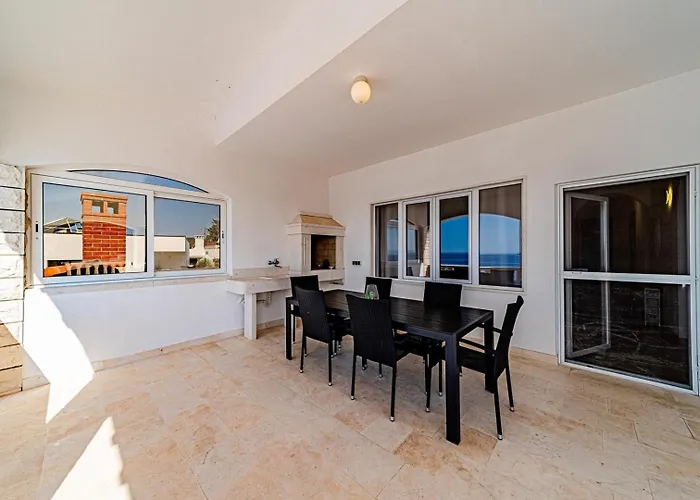 House Nova 4* Blato (Korcula)