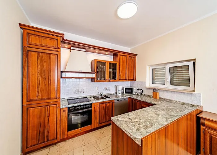 House Nova 4*