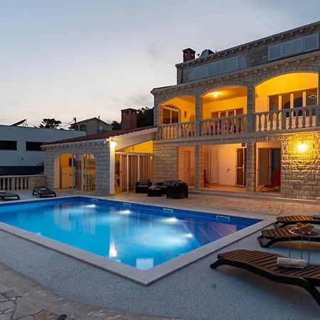 House Nova