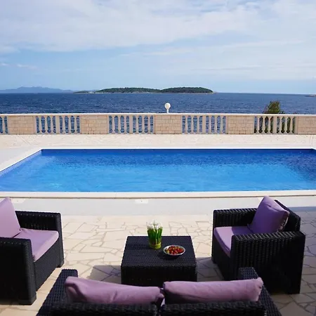 Pensión House Nova 4*