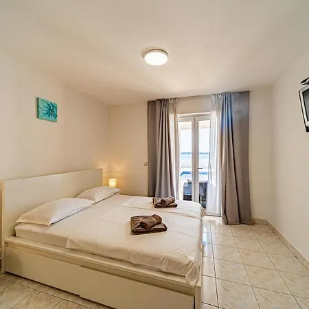 House Nova 4*